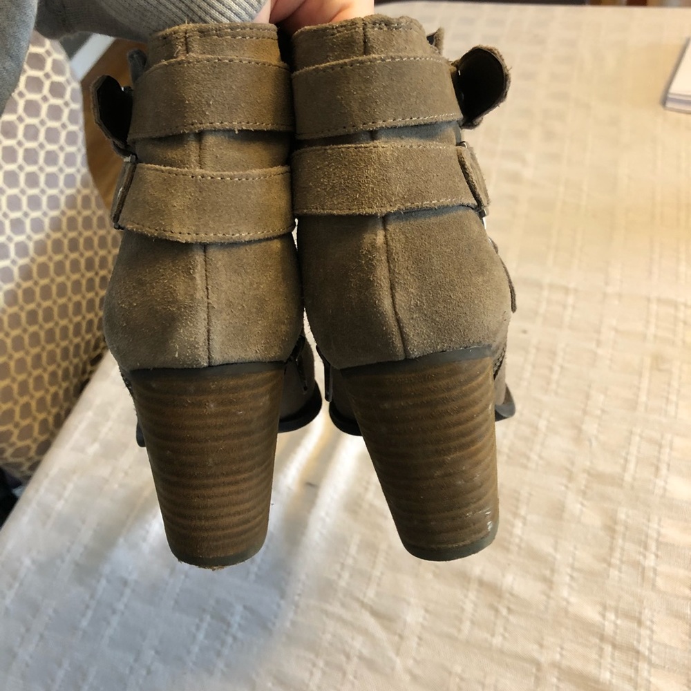 GUESS booties 😍😍 - Picture 6 of 7